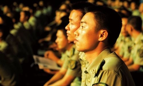 “真情頌黨恩,喜迎十八大” 惠州學院交響樂團為駐惠部隊帶去音樂盛宴