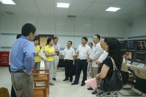 華南理工大學賈德民教授一行來校指導交流
