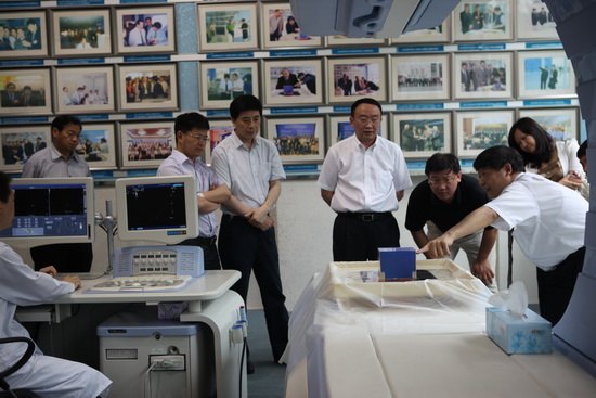 教育部雷朝滋副司長視察超聲醫療國家工程研究中心