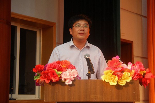皖西學院校領(lǐng)導(dǎo)出席建工學院2012屆學生畢業(yè)典禮