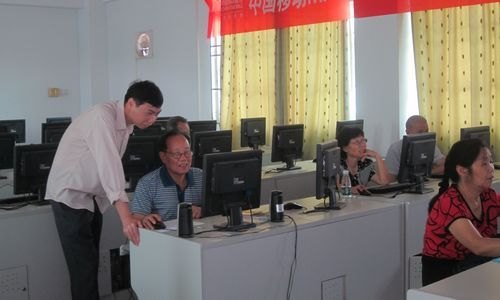 【豐湖黨旗紅】計算機科學系黨總支與離退休黨總支黨員牽手“豐湖黨旗紅”行動