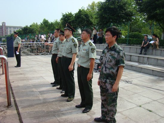 重慶醫(yī)科大學(xué)2011級學(xué)生軍訓(xùn)開訓(xùn)典禮順利舉行