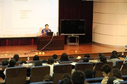 著名影視劇編劇徐錦川先生到校講學(xué)