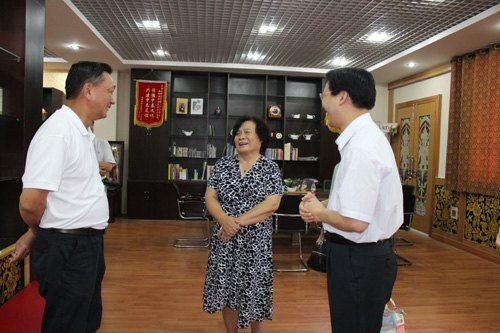 自治區主席院士顧問王穎、郭柏靈來廣西師范學院開展學術交流活動