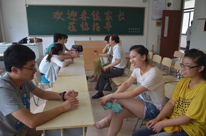 煙臺大學文經學院校園開放日活動順利舉辦