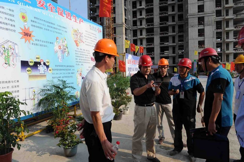 濱州學(xué)院學(xué)苑花園工地順利通過山東省安全監(jiān)督局檢查驗(yàn)收