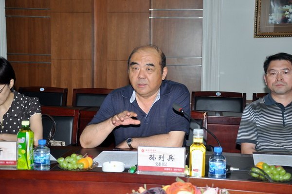 校黨委書記馬國(guó)防率團(tuán)考察哈爾濱學(xué)院