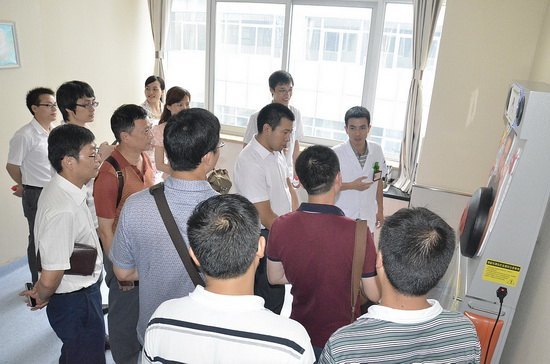 沙坪壩區衛生局領導及專家一行來大學城醫院參觀交流醫院信息化建設