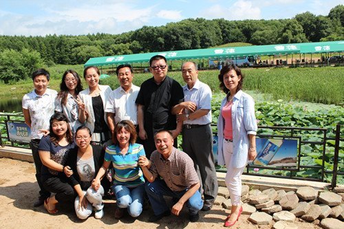 長春建筑學(xué)院舉辦消夏聯(lián)歡會 董事長親切慰問