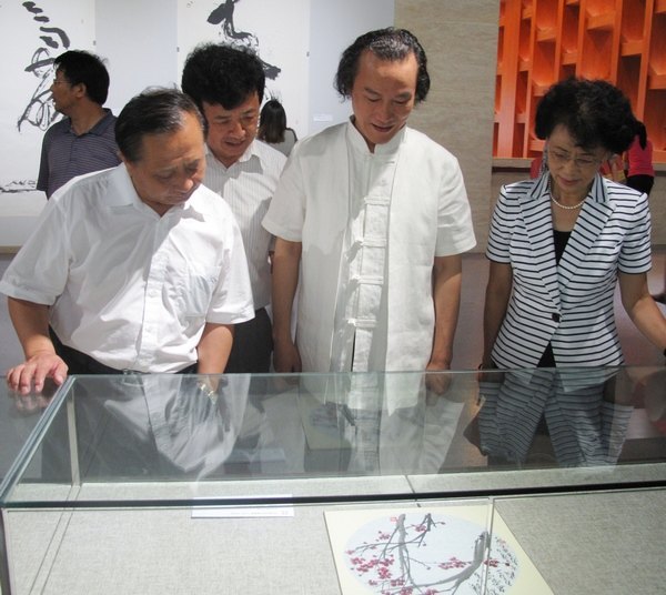 徐利明書(shū)畫(huà)篆刻作品展在大連隆重開(kāi)幕
