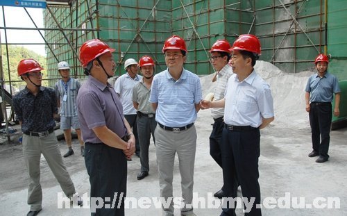 湖北省副省長郭生練來湖北民族學院調研