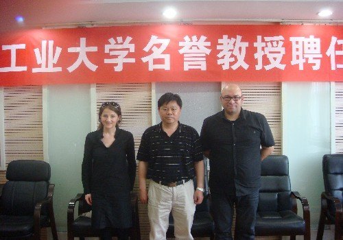 奧地利著名建筑設計師Matias Del Camp和Sandra Manningr來訪湖北工業大學
