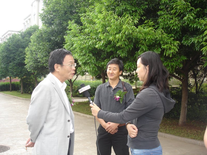 云南師范大學商學院“商院公益”培訓開班多家媒體到場采訪報道