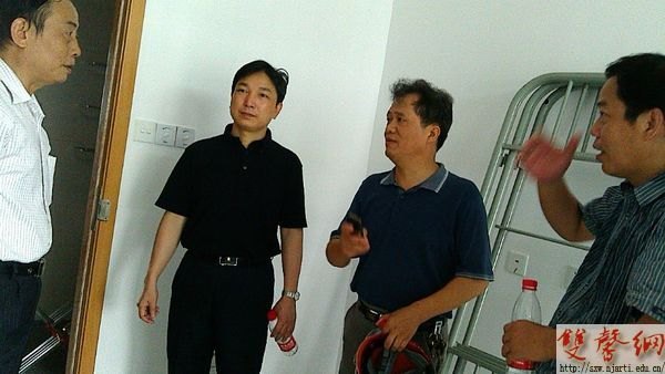 副院長張策華檢查暑期校園基建和安全保衛工作