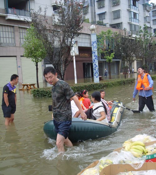 景德鎮(zhèn)陶瓷學(xué)院林洋老師搶險(xiǎn)救人事跡廣受媒體關(guān)注