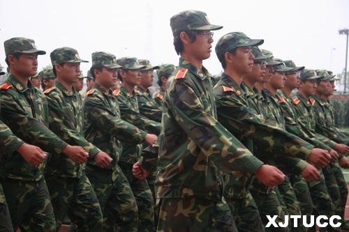 西安交通大學城市學院2012年學生軍事訓練總結表彰大會隆重召開