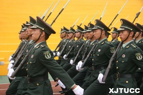 西安交通大學城市學院2012年學生軍事訓練總結表彰大會隆重召開