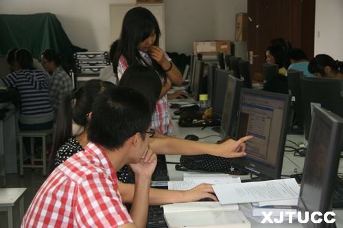 西安交大城市學院學生參加2012年全國大學生數學建模競賽