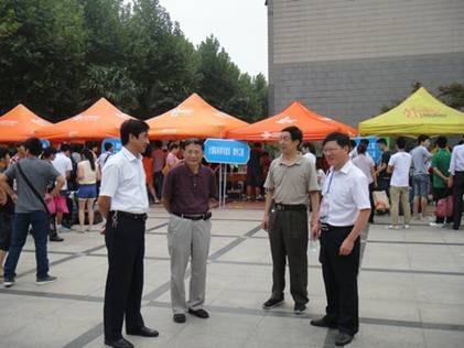 (圖文)安徽工業大學工商學院喜迎2012級新生