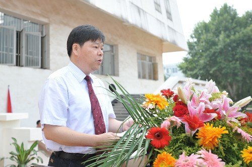 湖北工業大學舉行2012年新生開學典禮暨軍訓動員大會