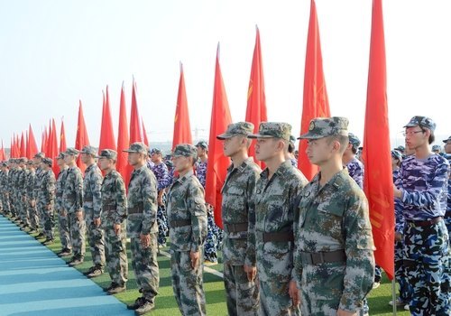 2012級(jí)新生開學(xué)典禮暨軍訓(xùn)開訓(xùn)儀式隆重舉行