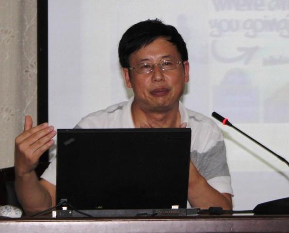華中師范大學心理學專家洪建中、高闖來長沙師范學校講學