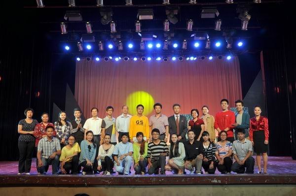 2012級(jí)部分新生觀看《上大學(xué)》次場(chǎng)演出