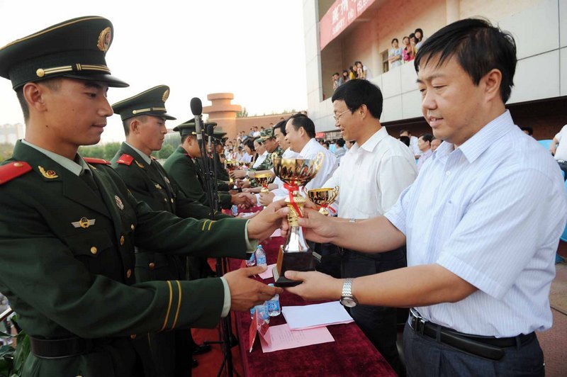 濱州學(xué)院2012級(jí)學(xué)生軍政訓(xùn)練圓滿結(jié)束
