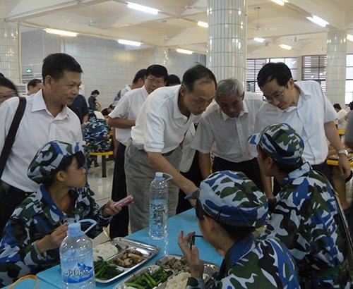 省教育廳領(lǐng)導(dǎo)來校檢查 充分肯定肇慶學(xué)院新學(xué)期開學(xué)工作