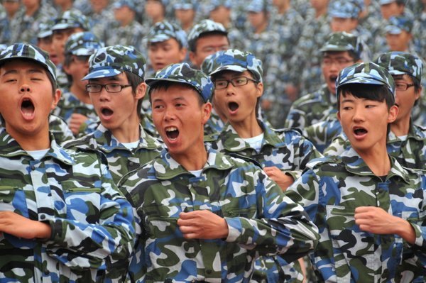 展風采 顯豪情 常州工學院舉行2012級新生開學典禮暨軍訓表彰大會