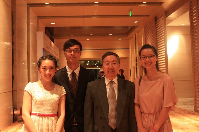 南京大學金陵學院西語系師生應邀參加墨西哥、智利駐滬總領事館國慶招待會