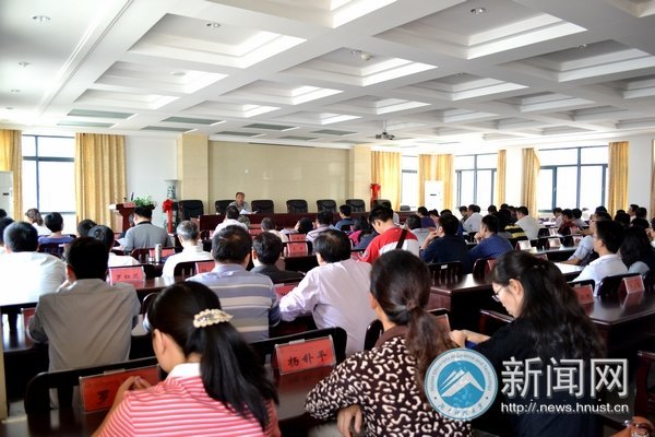 各學(xué)院深入貫徹實(shí)施課程自主創(chuàng)新