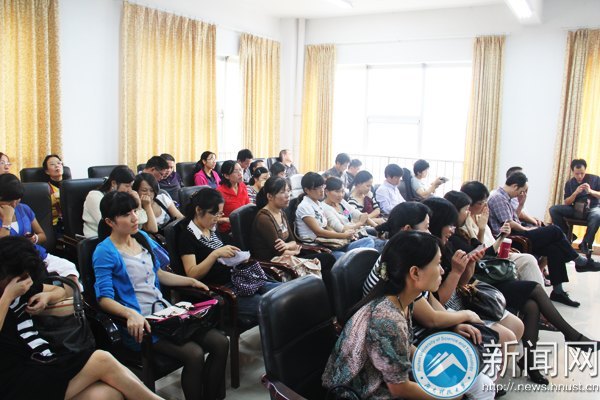 各學(xué)院深入貫徹實(shí)施課程自主創(chuàng)新