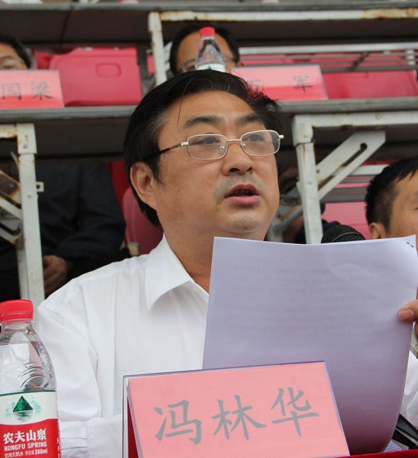 景德鎮(zhèn)陶瓷學(xué)院隆重舉行2012級(jí)新生開學(xué)典禮暨軍訓(xùn)會(huì)操匯報(bào)大會(huì)