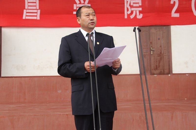 許昌學院舉行2012級新生軍訓會操