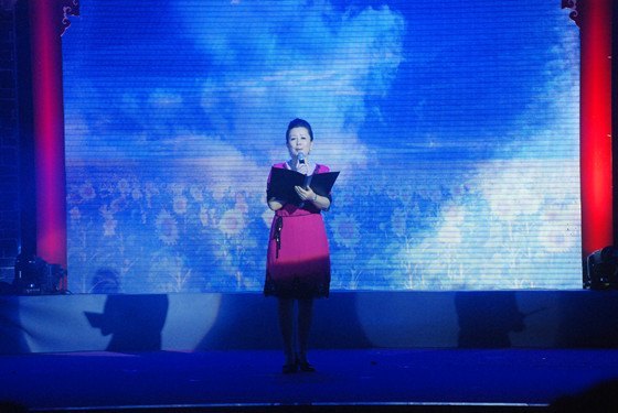 激情與知性的交匯 光影與韻律的圓融----“夢囈——難以言達(dá)之岸”:陳陟云詩歌鑒賞夜在廣東石油化工學(xué)院