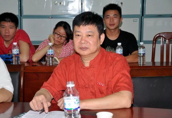省戲劇專家熱評原創(chuàng)校園劇《上大學》