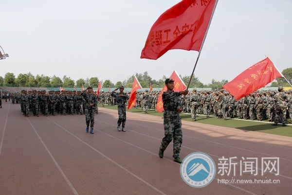 把閱兵式留在新生心底