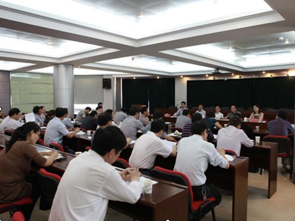 景德鎮(zhèn)陶瓷學(xué)院召開學(xué)生繳費(fèi)工作會議