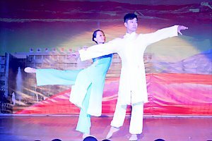 濟南大學2012年“慶國慶·迎新生”文藝晚會隆重舉行