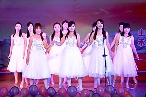 濟南大學2012年“慶國慶·迎新生”文藝晚會隆重舉行
