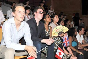 濟南大學2012年“慶國慶·迎新生”文藝晚會隆重舉行
