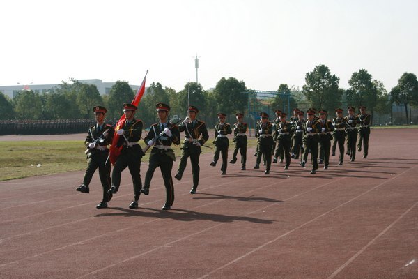 2012級新生軍訓(xùn)閱兵暨總結(jié)大會順利舉行