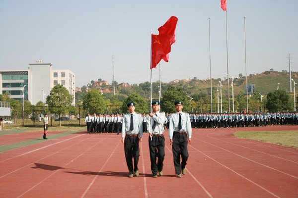 2012級新生軍訓(xùn)閱兵暨總結(jié)大會順利舉行