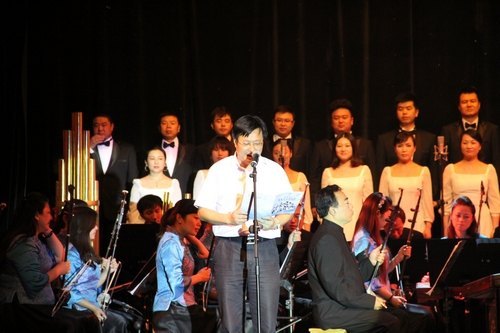 中國歌劇舞劇院藝術(shù)家為湖北工業(yè)大學(xué)師生傾情演出