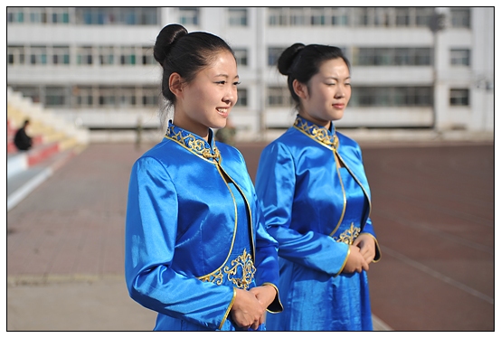 晉中學(xué)院2012級(jí)新生軍訓(xùn)匯演暨開學(xué)典禮在北院體育場隆重舉行
