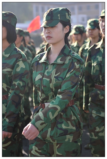 晉中學(xué)院2012級(jí)新生軍訓(xùn)匯演暨開學(xué)典禮在北院體育場隆重舉行