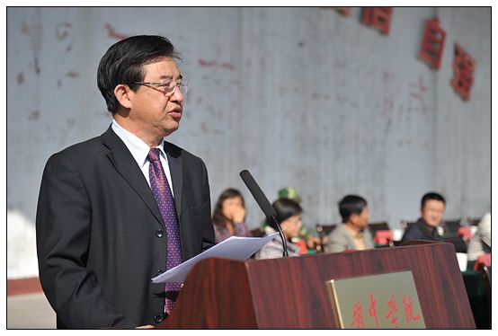 晉中學(xué)院2012級(jí)新生軍訓(xùn)匯演暨開學(xué)典禮在北院體育場隆重舉行