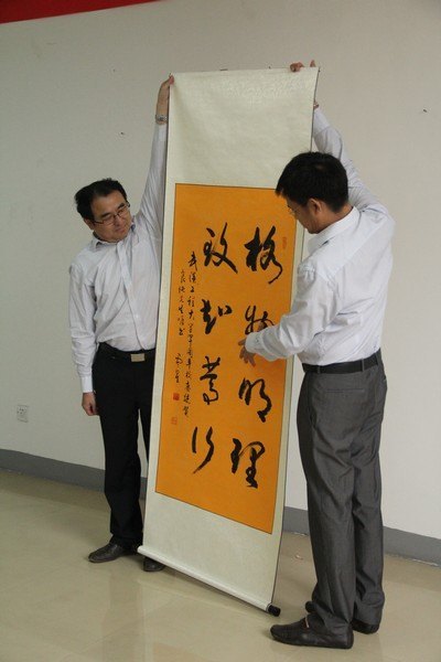 廣州(珠三角地區)校友為武漢工程大學40周年校慶捐贈南粵石及助學金