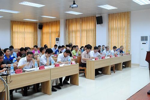 肇慶學(xué)院舉行公開選拔中層領(lǐng)導(dǎo)干部專題推薦會